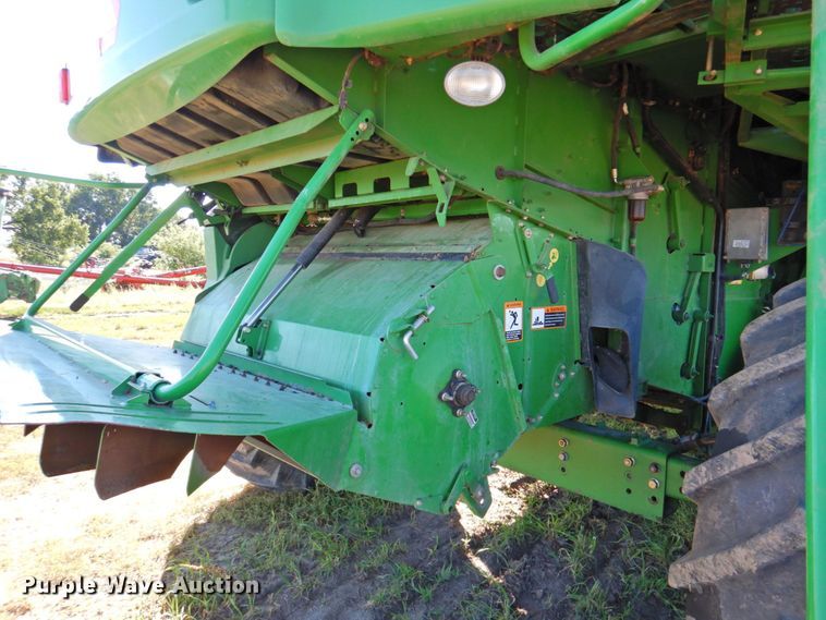 image for item DP4371 2005 John Deere 9760 STS  RWA combine