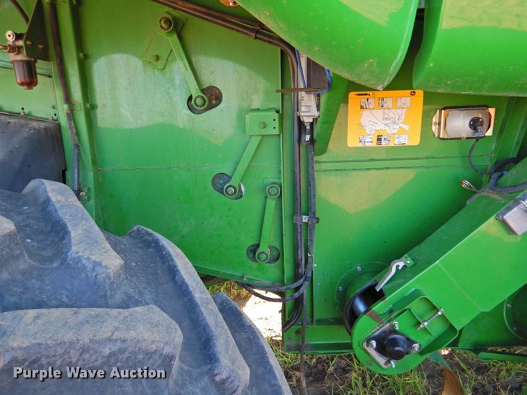 image for item DP4371 2005 John Deere 9760 STS  RWA combine