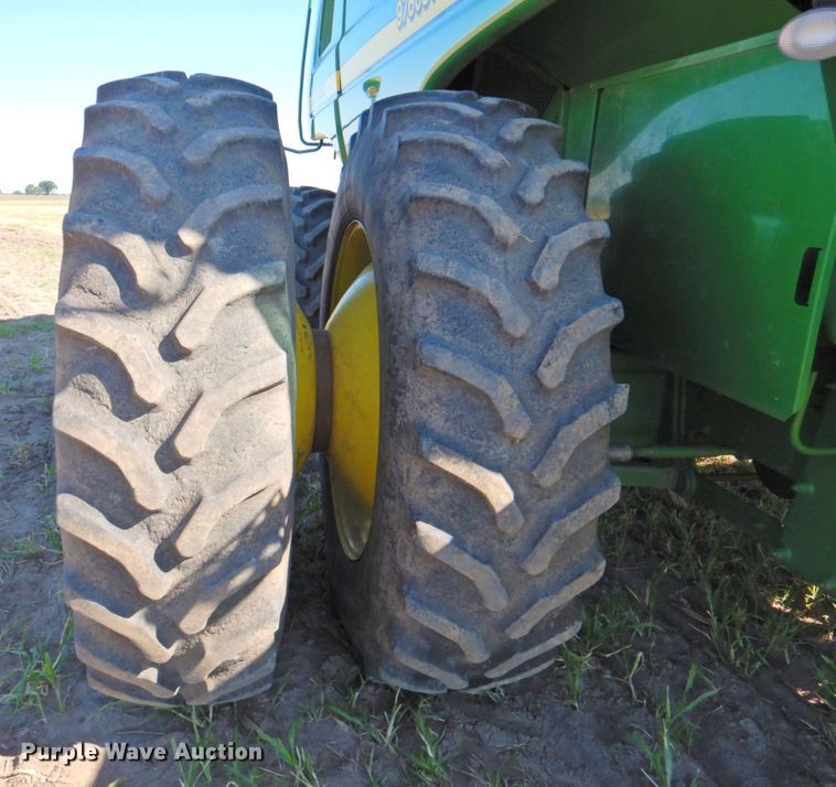 image for item DP4371 2005 John Deere 9760 STS  RWA combine