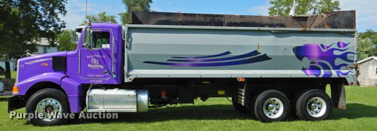 image for item DP4380 1999 Peterbilt 385  silage truck