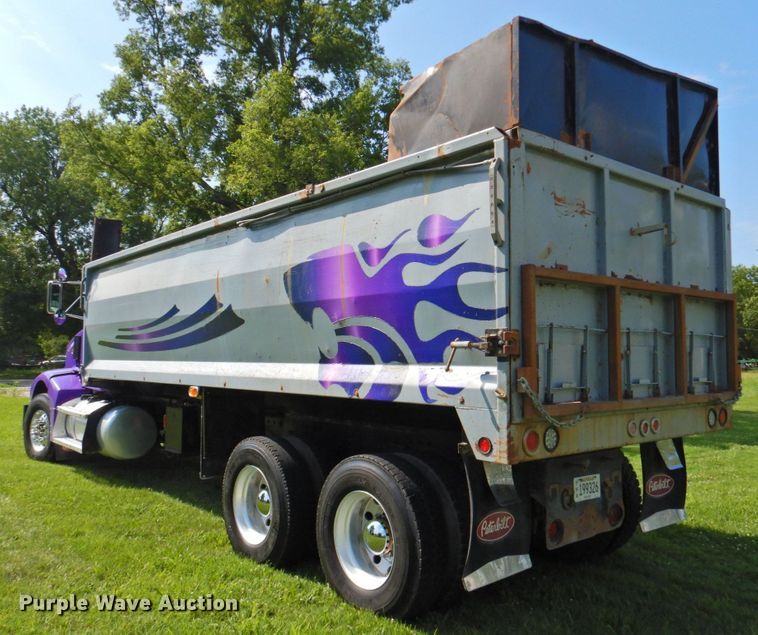 image for item DP4380 1999 Peterbilt 385  silage truck