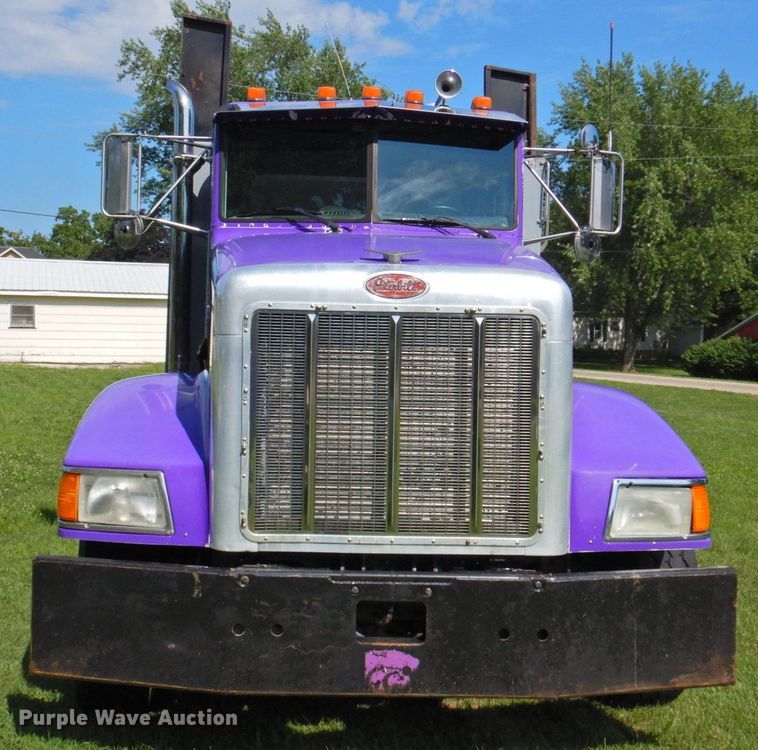 image for item DP4380 1999 Peterbilt 385  silage truck