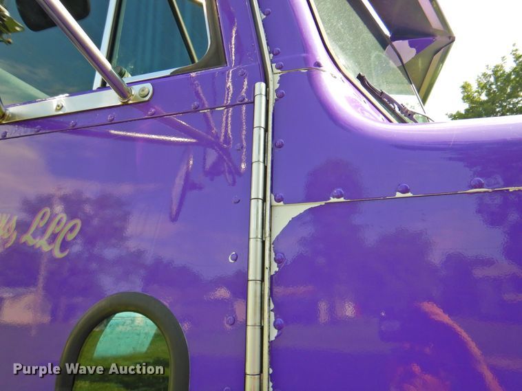 image for item DP4380 1999 Peterbilt 385  silage truck