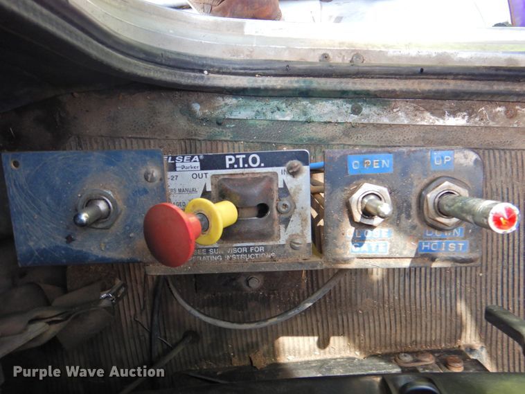 image for item DP4380 1999 Peterbilt 385  silage truck