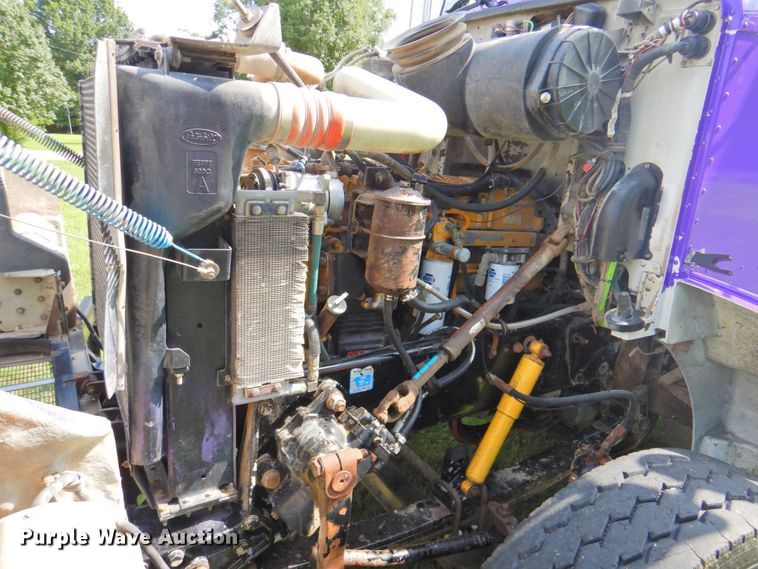 image for item DP4380 1999 Peterbilt 385  silage truck