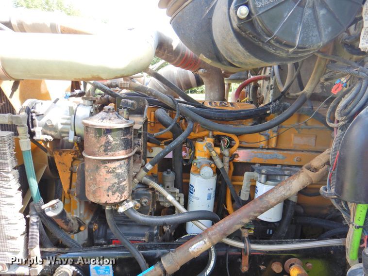 image for item DP4380 1999 Peterbilt 385  silage truck