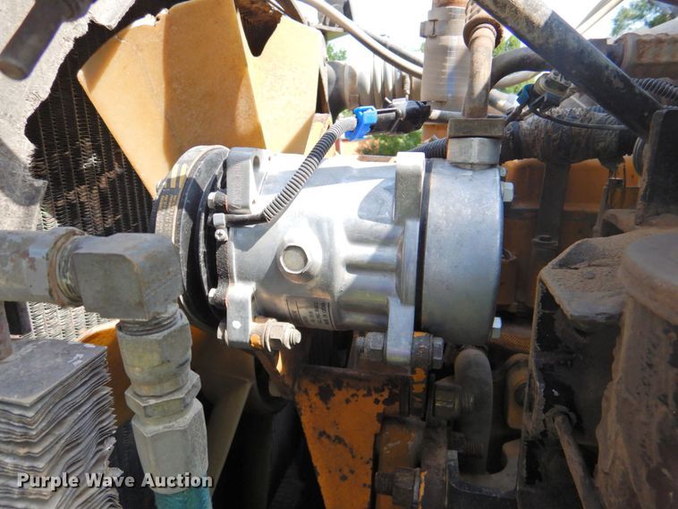 image for item DP4380 1999 Peterbilt 385  silage truck