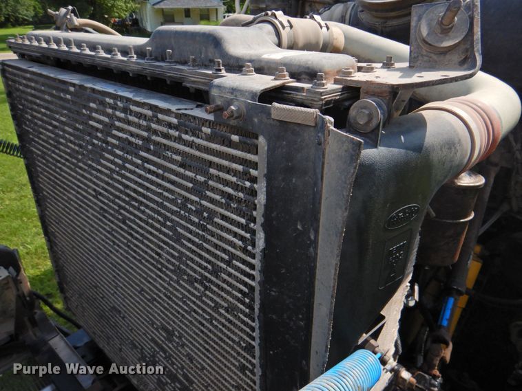 image for item DP4380 1999 Peterbilt 385  silage truck