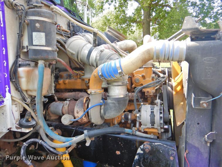 image for item DP4380 1999 Peterbilt 385  silage truck