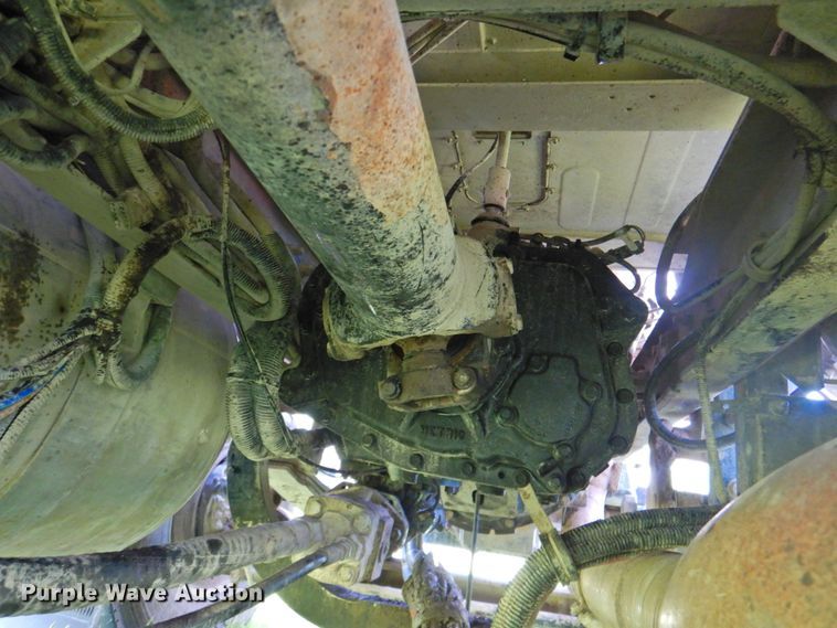 image for item DP4380 1999 Peterbilt 385  silage truck