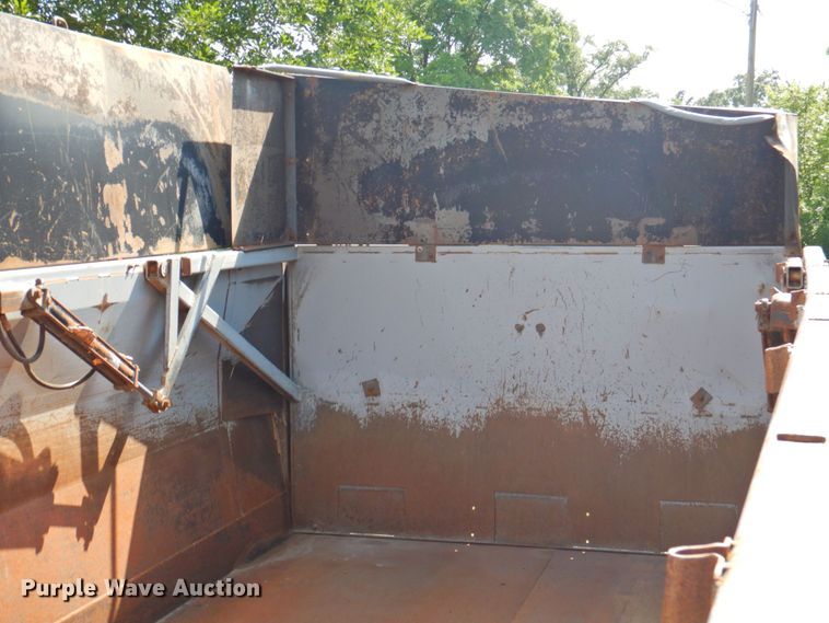 image for item DP4380 1999 Peterbilt 385  silage truck