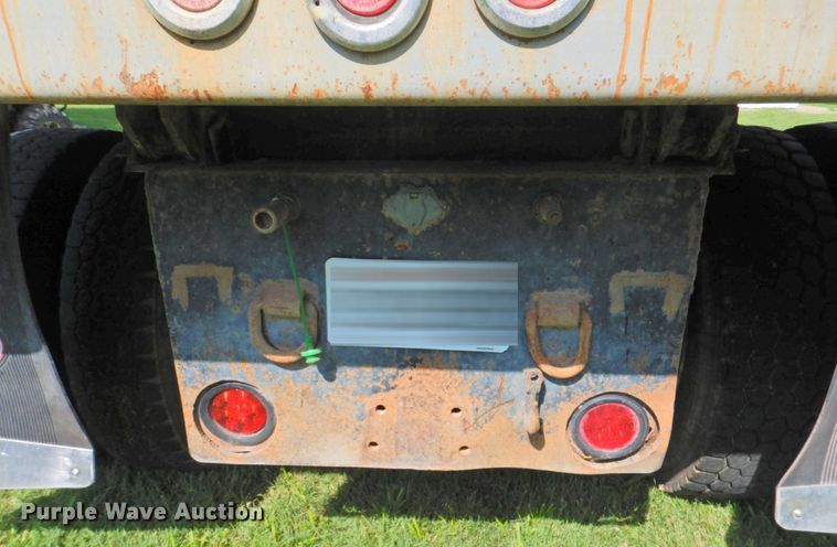 image for item DP4380 1999 Peterbilt 385  silage truck