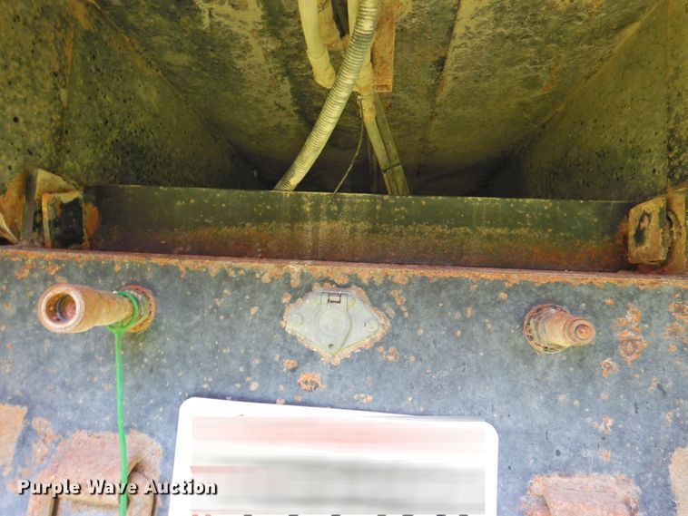 image for item DP4380 1999 Peterbilt 385  silage truck