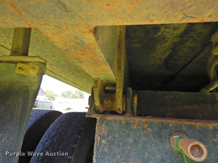 image for item DP4380 1999 Peterbilt 385  silage truck