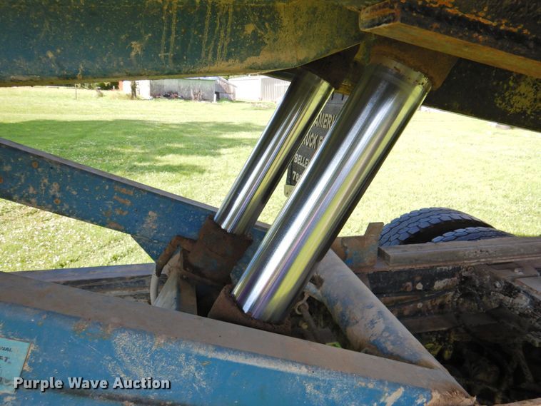 image for item DP4380 1999 Peterbilt 385  silage truck