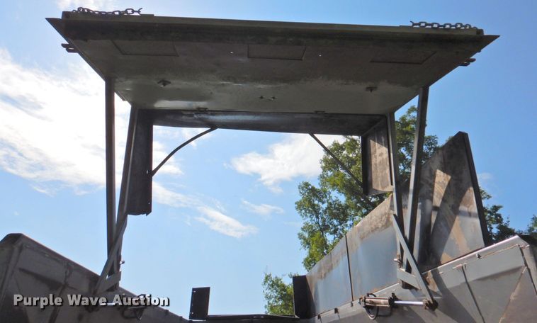 image for item DP4380 1999 Peterbilt 385  silage truck