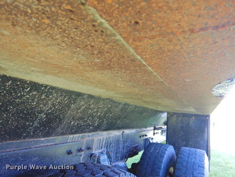 image for item DP4380 1999 Peterbilt 385  silage truck