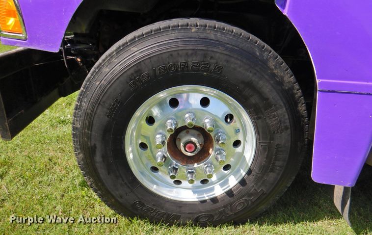 image for item DP4380 1999 Peterbilt 385  silage truck