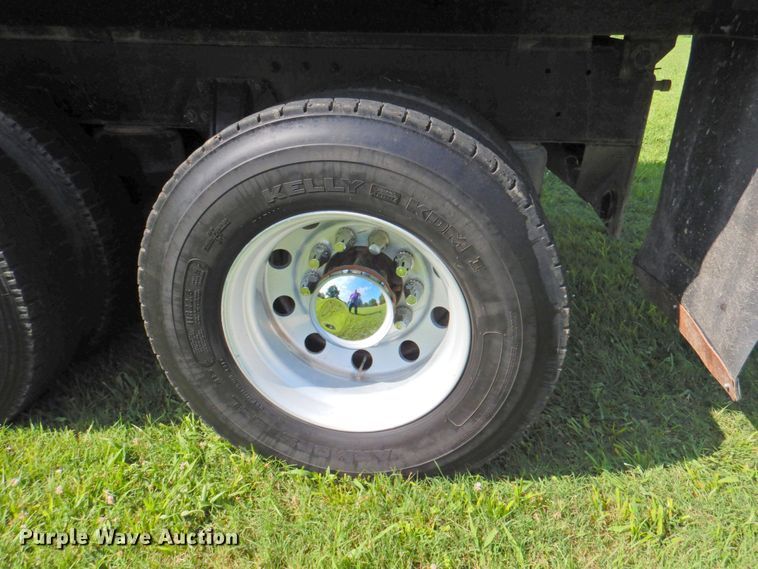 image for item DP4380 1999 Peterbilt 385  silage truck