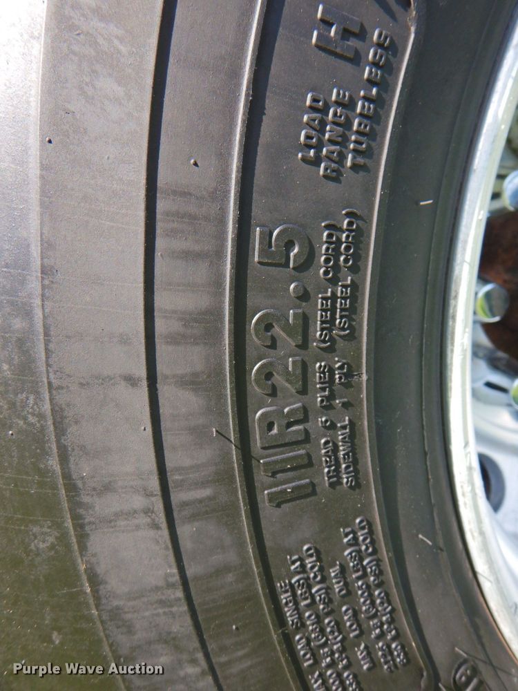 image for item DP4380 1999 Peterbilt 385  silage truck