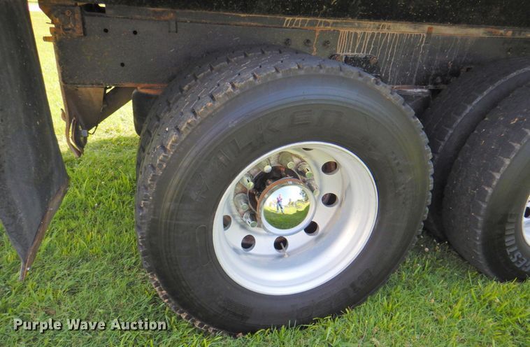 image for item DP4380 1999 Peterbilt 385  silage truck