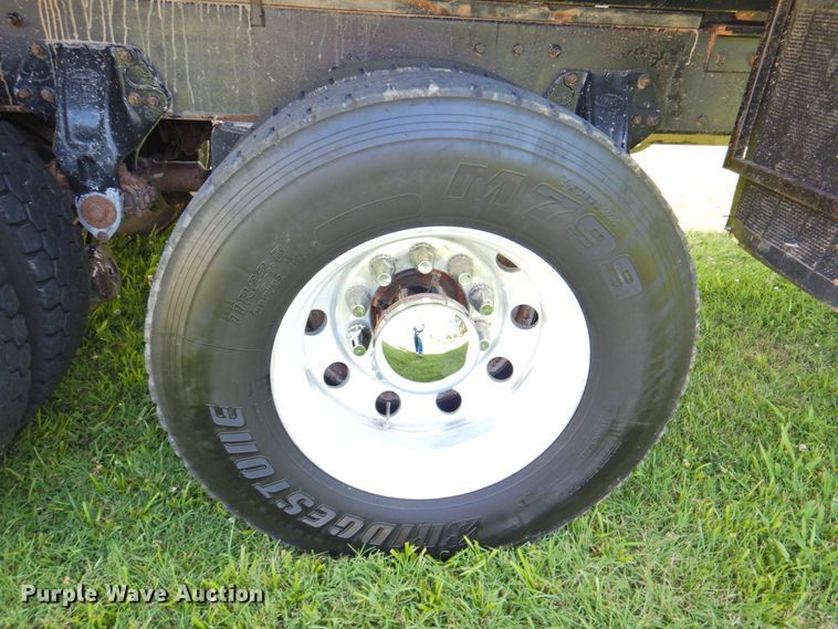 image for item DP4380 1999 Peterbilt 385  silage truck