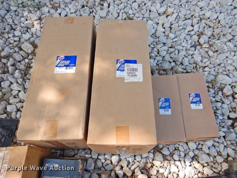 image for item DP4380 1999 Peterbilt 385  silage truck