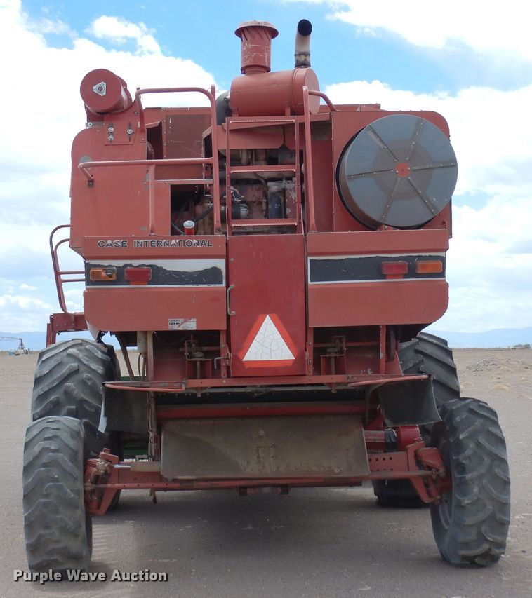 image for item DR1209 1994 Case IH 1688  combine