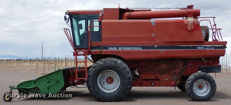 image for item DR1209 1994 Case IH 1688  combine