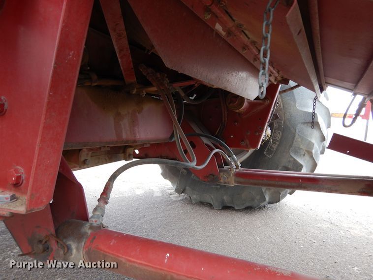 image for item DR1209 1994 Case IH 1688  combine