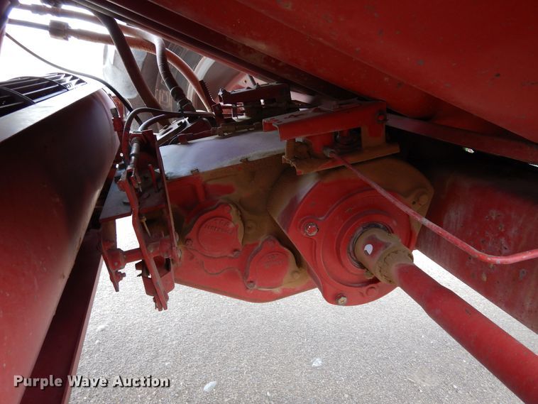 image for item DR1209 1994 Case IH 1688  combine
