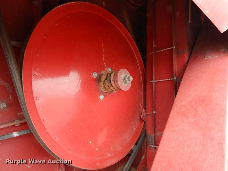 image for item DR1209 1994 Case IH 1688  combine