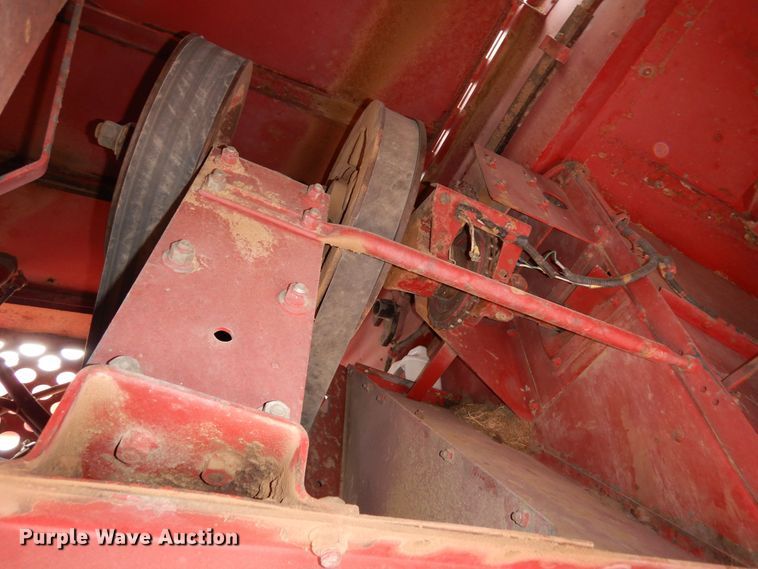 image for item DR1209 1994 Case IH 1688  combine