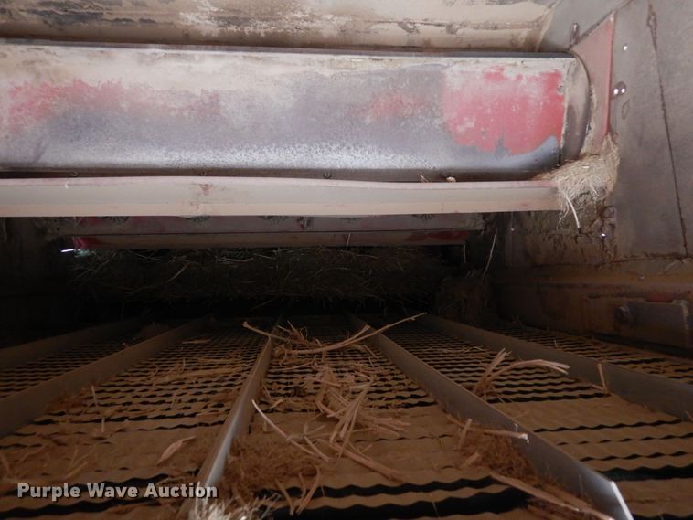 image for item DR1209 1994 Case IH 1688  combine