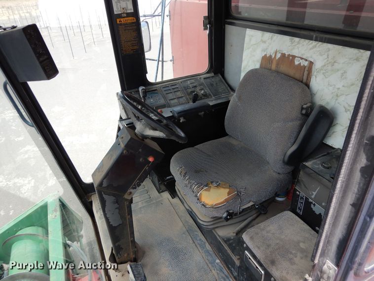 image for item DR1209 1994 Case IH 1688  combine