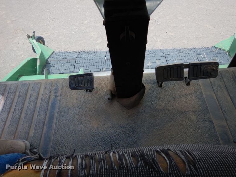 image for item DR1209 1994 Case IH 1688  combine