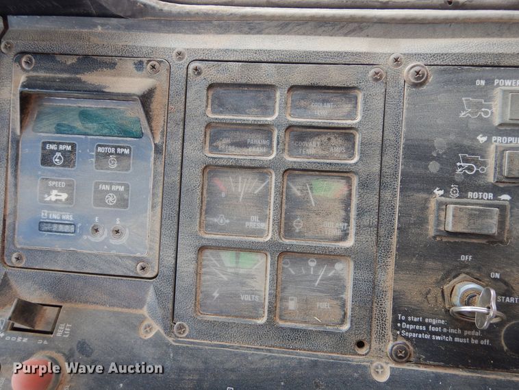 image for item DR1209 1994 Case IH 1688  combine