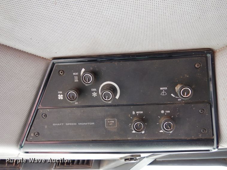 image for item DR1209 1994 Case IH 1688  combine