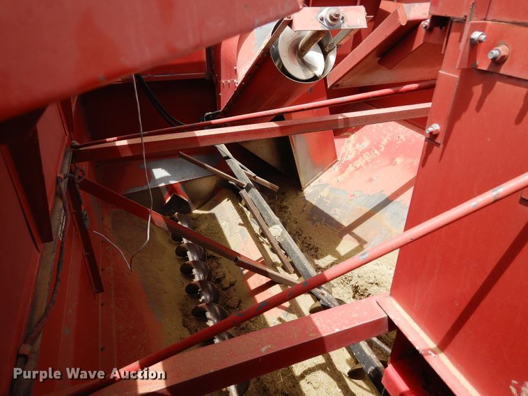 image for item DR1209 1994 Case IH 1688  combine