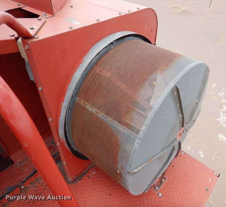 image for item DR1209 1994 Case IH 1688  combine