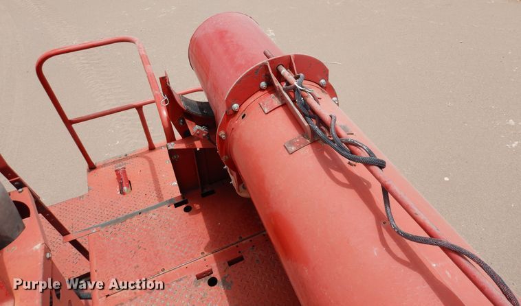 image for item DR1209 1994 Case IH 1688  combine