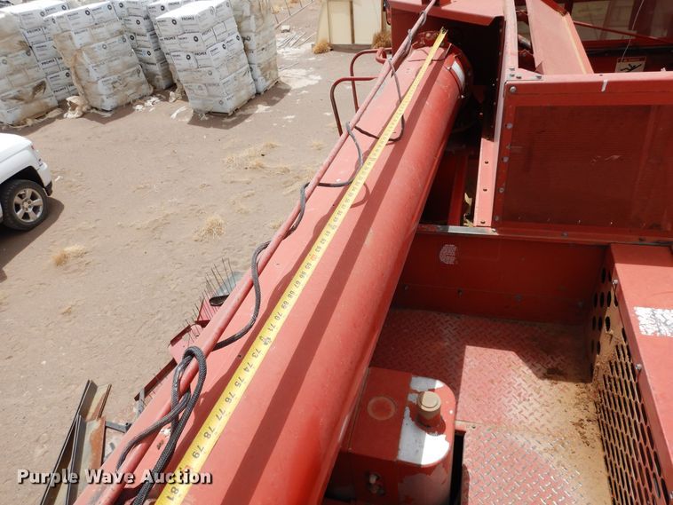 image for item DR1209 1994 Case IH 1688  combine