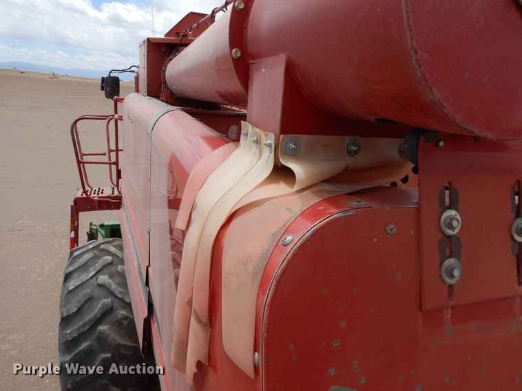 image for item DR1209 1994 Case IH 1688  combine