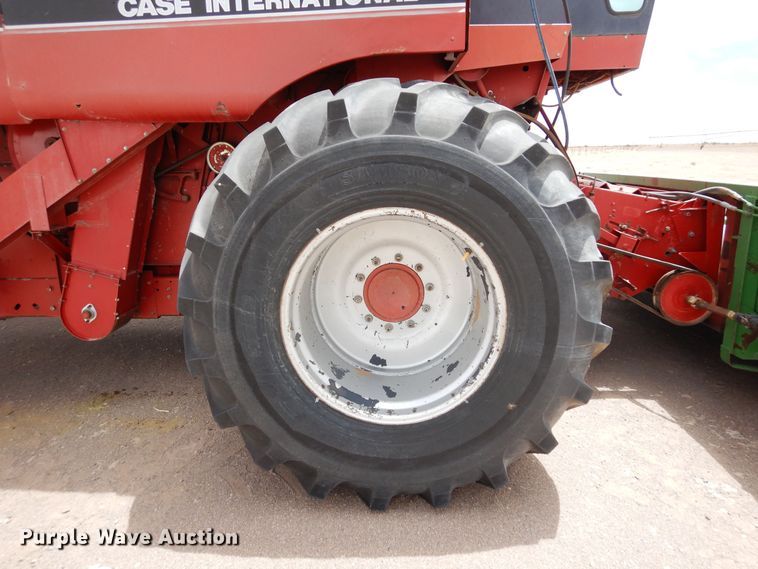 image for item DR1209 1994 Case IH 1688  combine