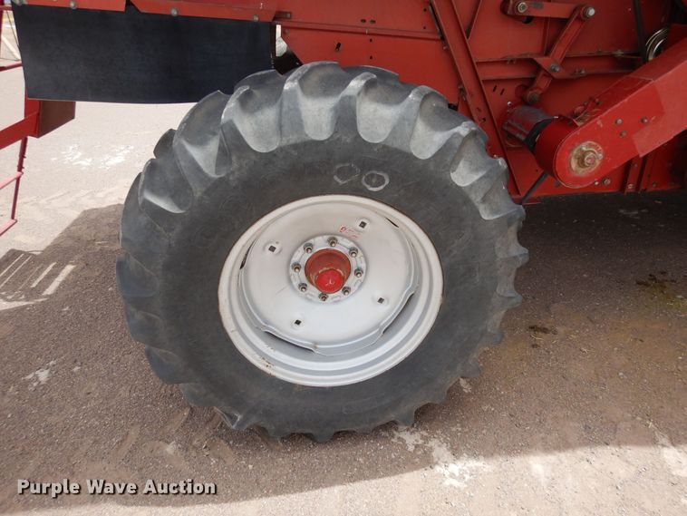 image for item DR1209 1994 Case IH 1688  combine