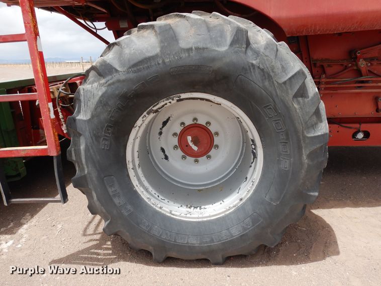 image for item DR1209 1994 Case IH 1688  combine