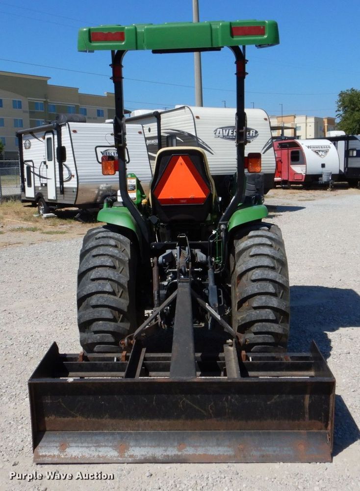 image for item DR1925 2008 John Deere 3320  MFWD tractor