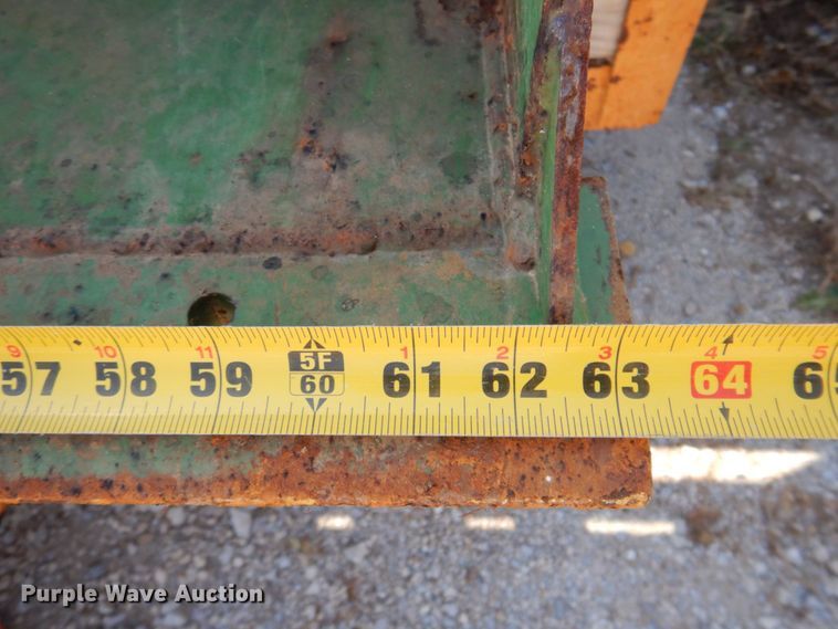 image for item DR1925 2008 John Deere 3320  MFWD tractor