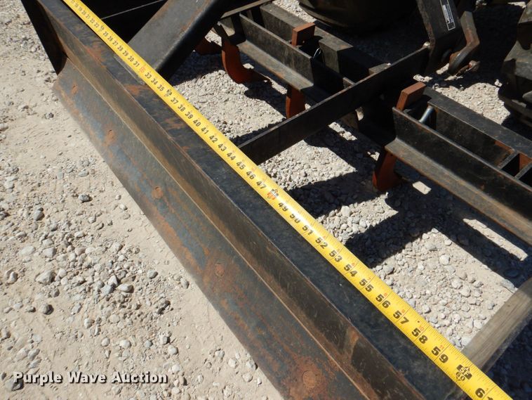 image for item DR1925 2008 John Deere 3320  MFWD tractor