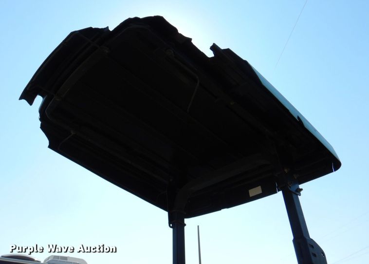 image for item DR1925 2008 John Deere 3320  MFWD tractor